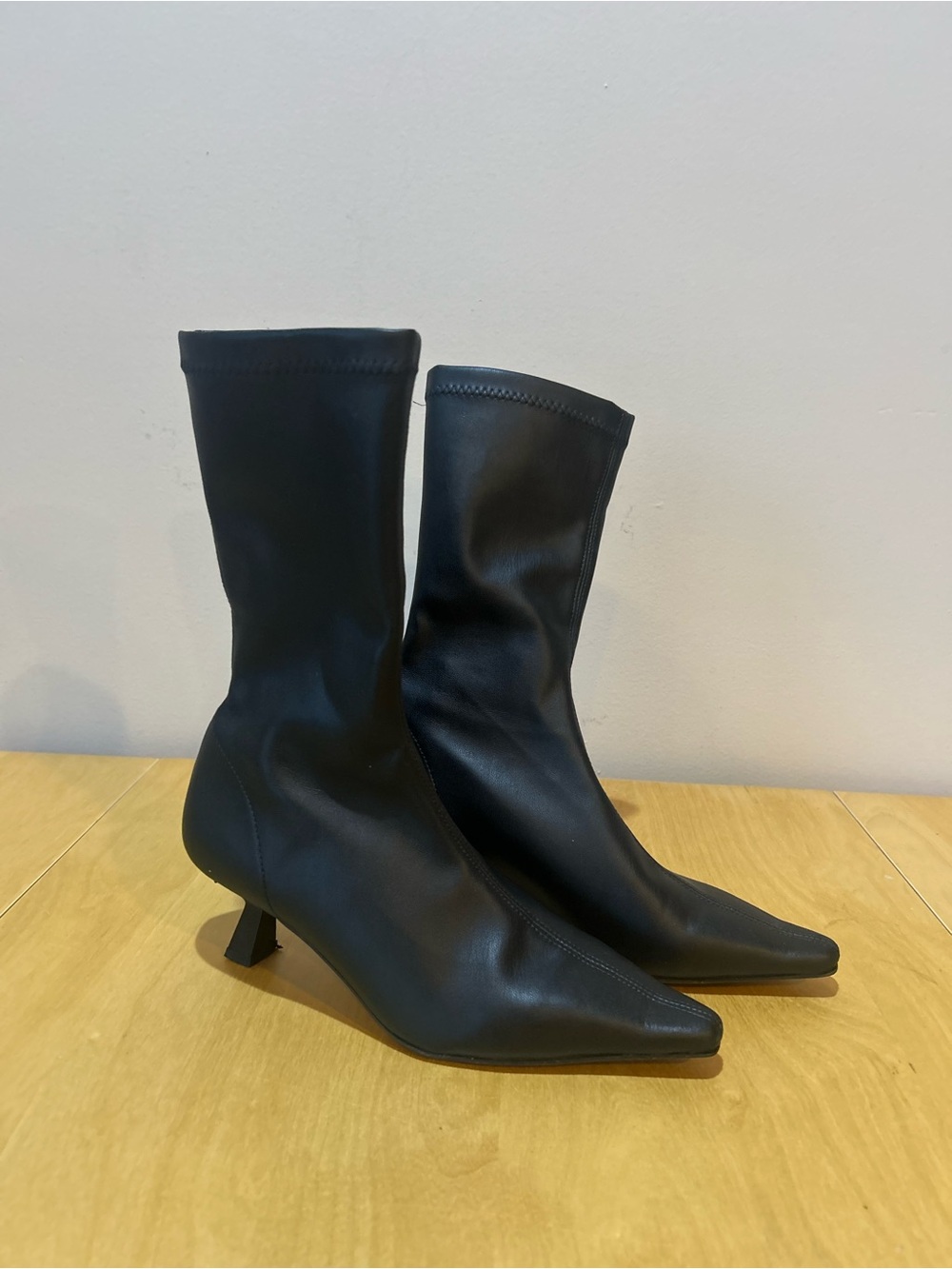 Angel Alarcon (Anthropologie) Pointed Toe Kitten Heel Boots EU Sz 37, US Sz 7